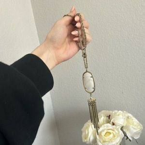 Kendra Scott necklace